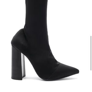 Elegant Black Women's Boots